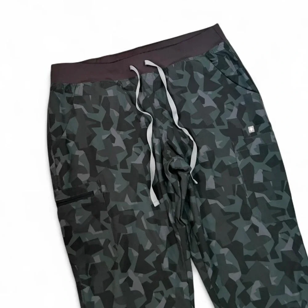 FIGS Mens Camo Scrub Pants Technical Collection Size Large‎ Zip Pocket